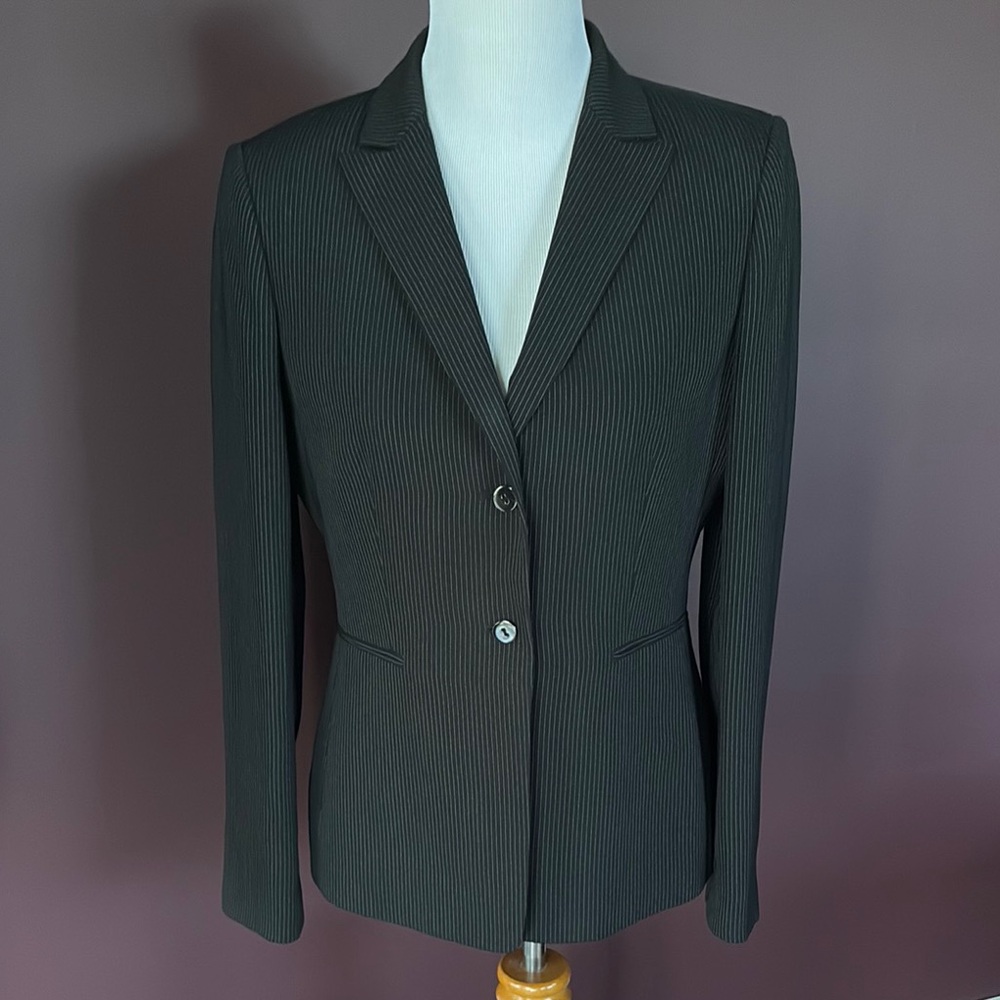 NWT Tahari jacket, size 6